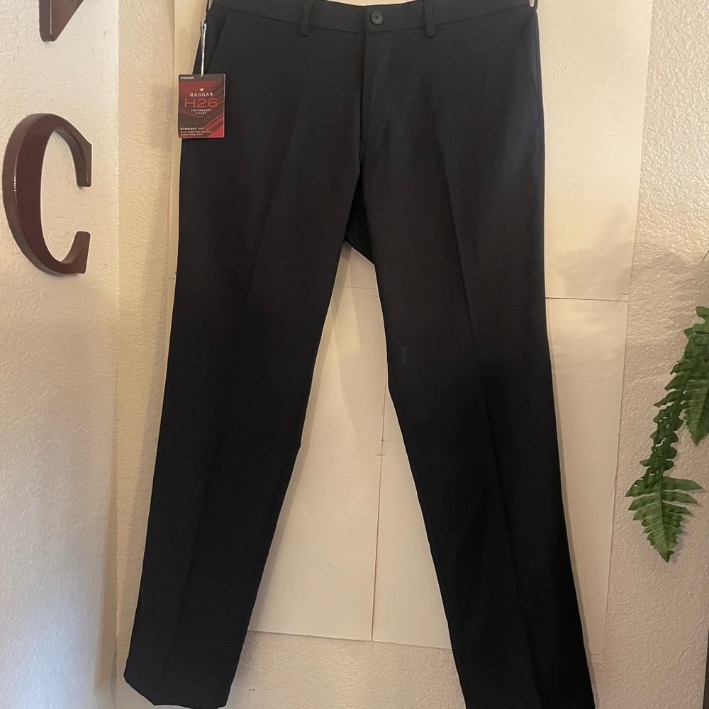 Haggar Men’s Straight Fit Performance Dress Slacks Size 38Wx32L NWT